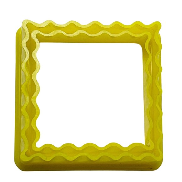 Square Stackable Yellow Biscuit Cookie Cutters Set Of 2 Made Hong Kong Vintage - Picture 5 of 8